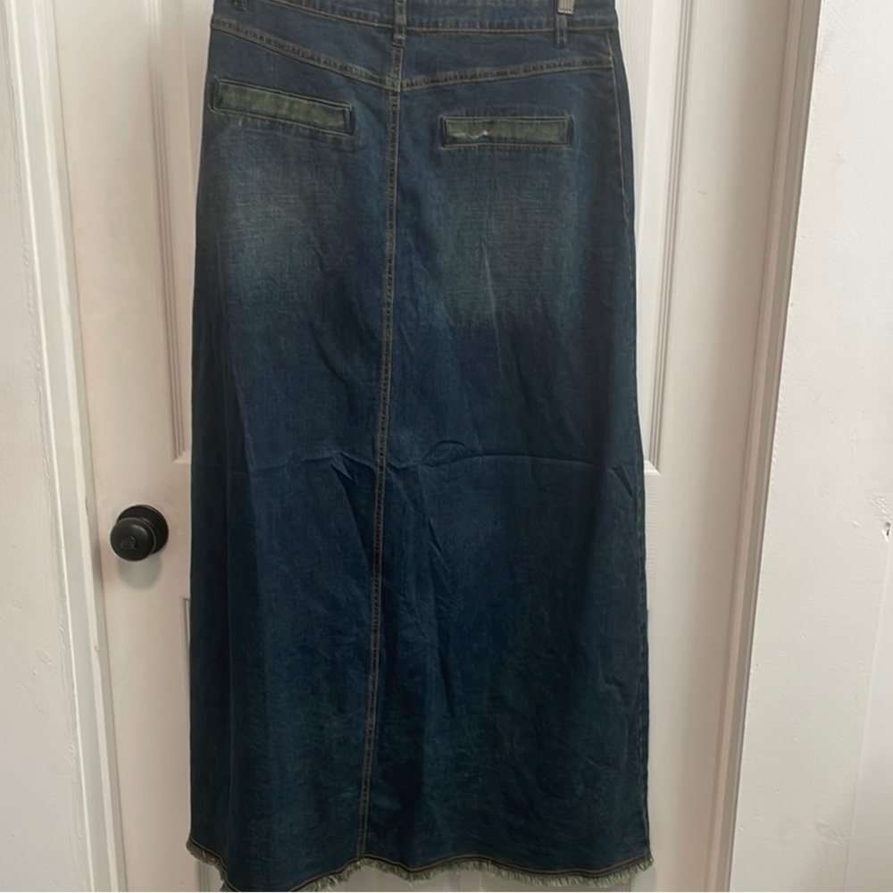 Women’s Denim Maxi Skirt - Picture 2 of 3